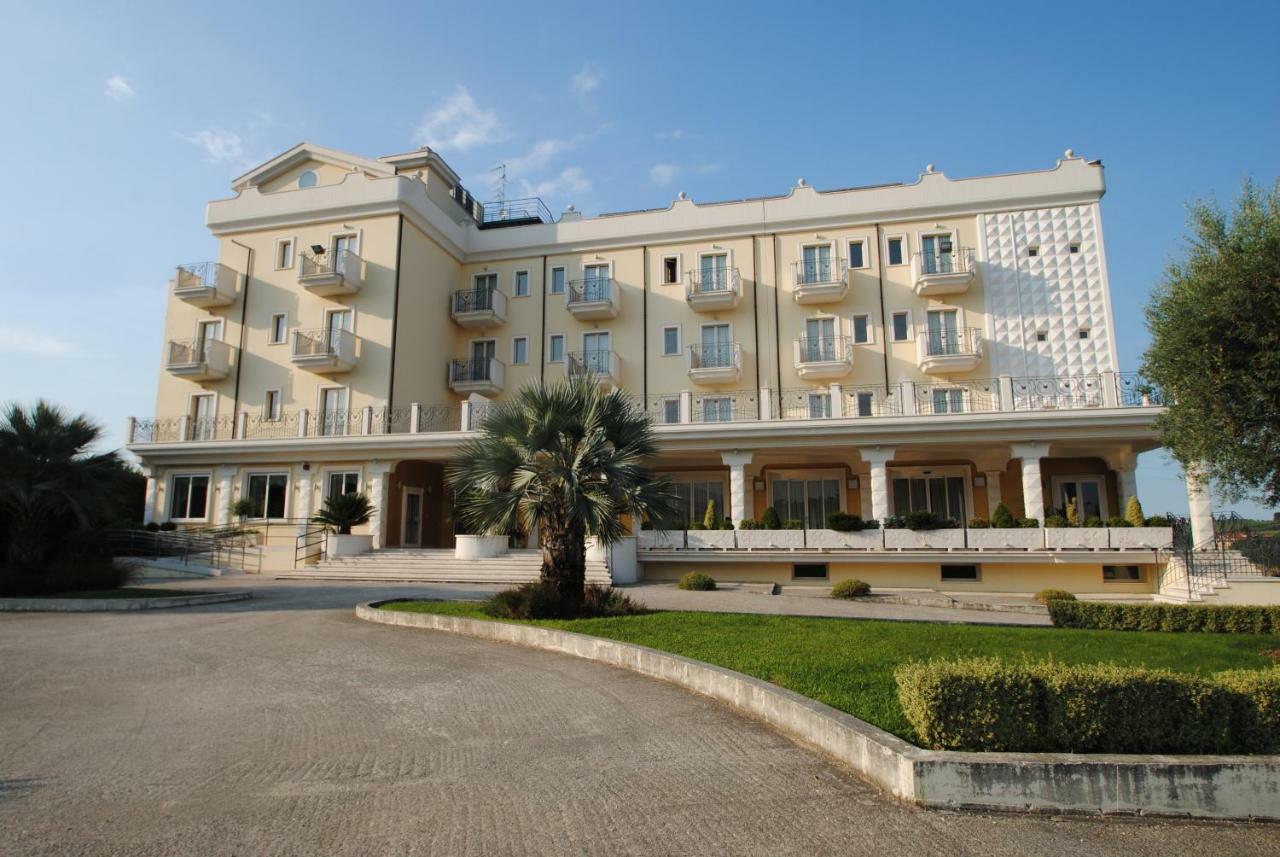 Hotel Concorde Sant'Egidio alla Vibrata Εξωτερικό φωτογραφία