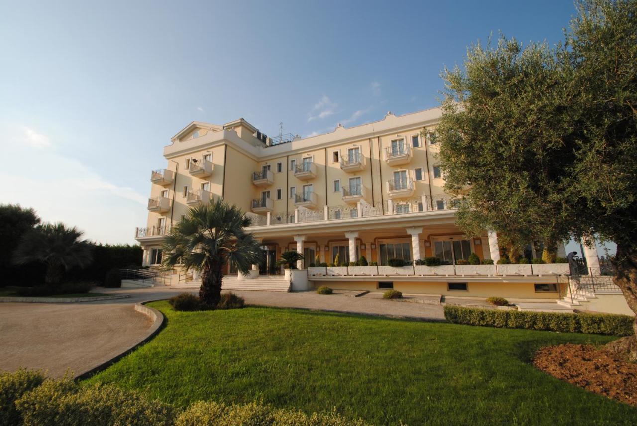 Hotel Concorde Sant'Egidio alla Vibrata Εξωτερικό φωτογραφία